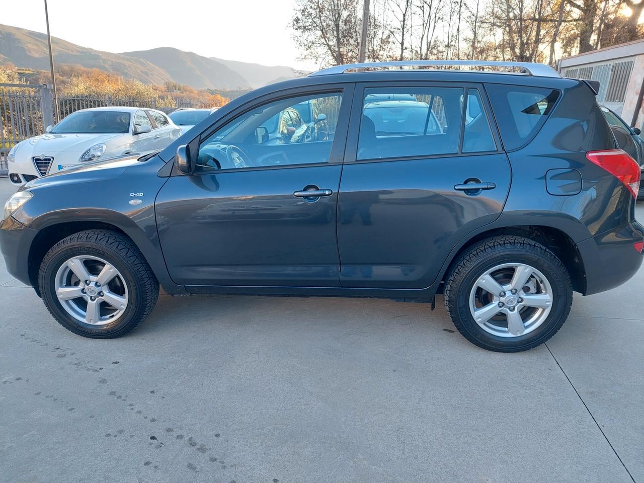 Toyota RAV 4 RAV4 2.2 D-4D 136 CV Sol