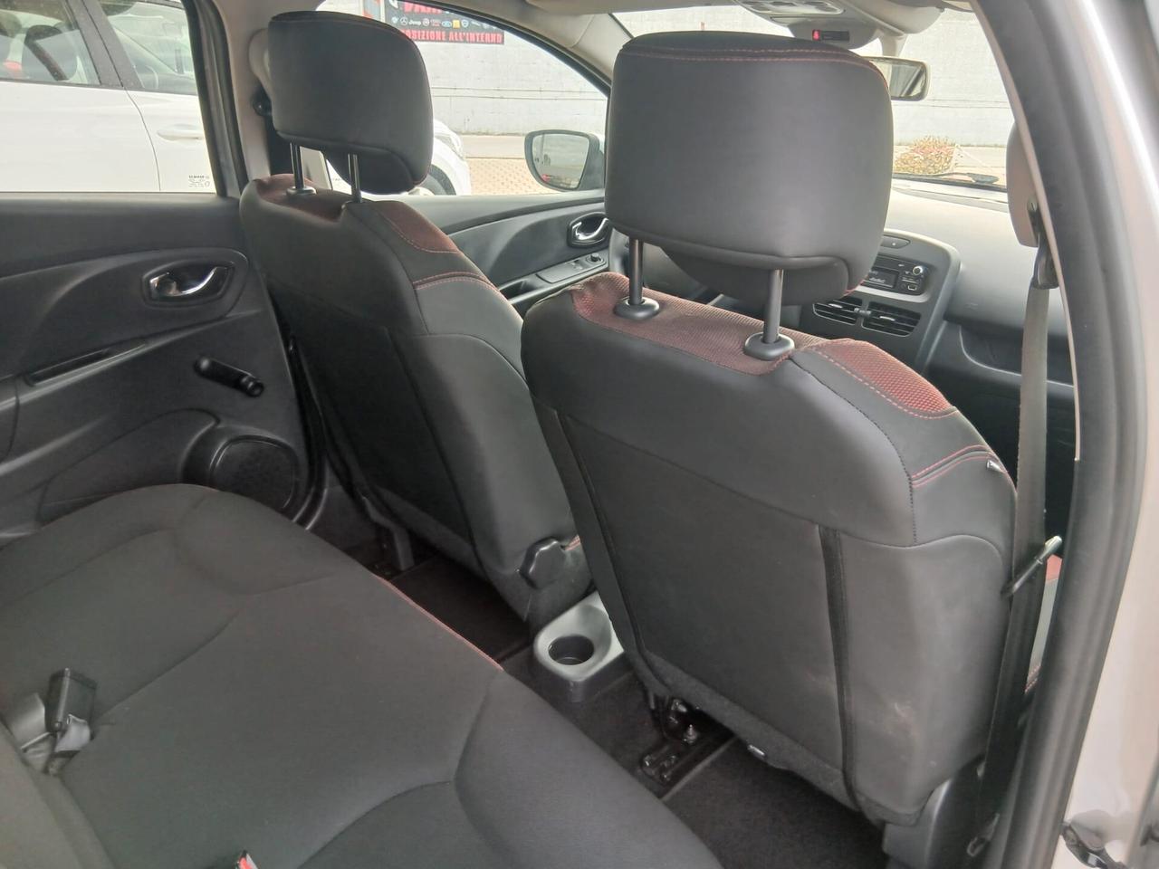 Renault Clio 1.2 BENZINA 74CV NEOPATENTATI