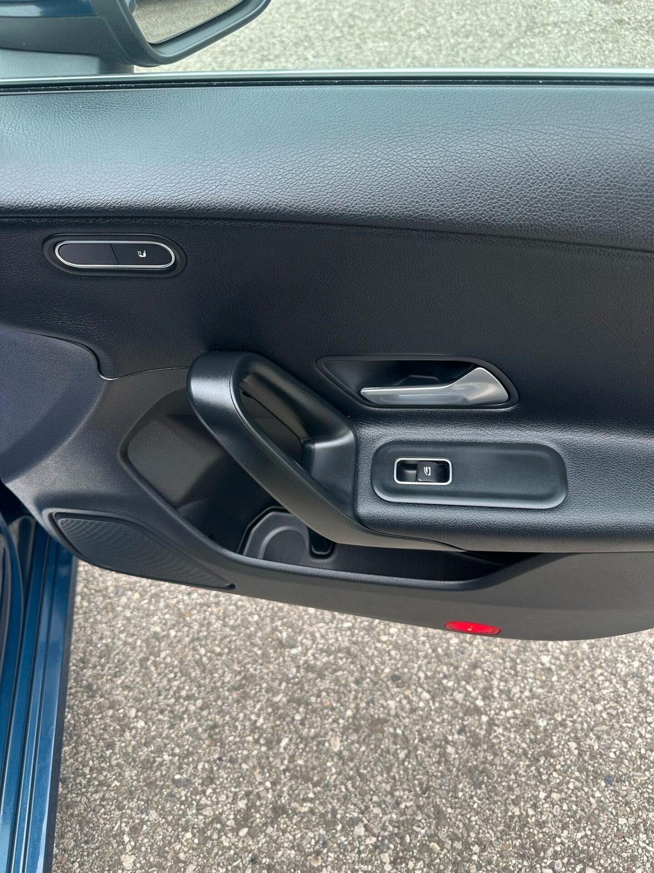 Mercedes-benz CLA 200 d Automatic Sport TETTO APRIBILE