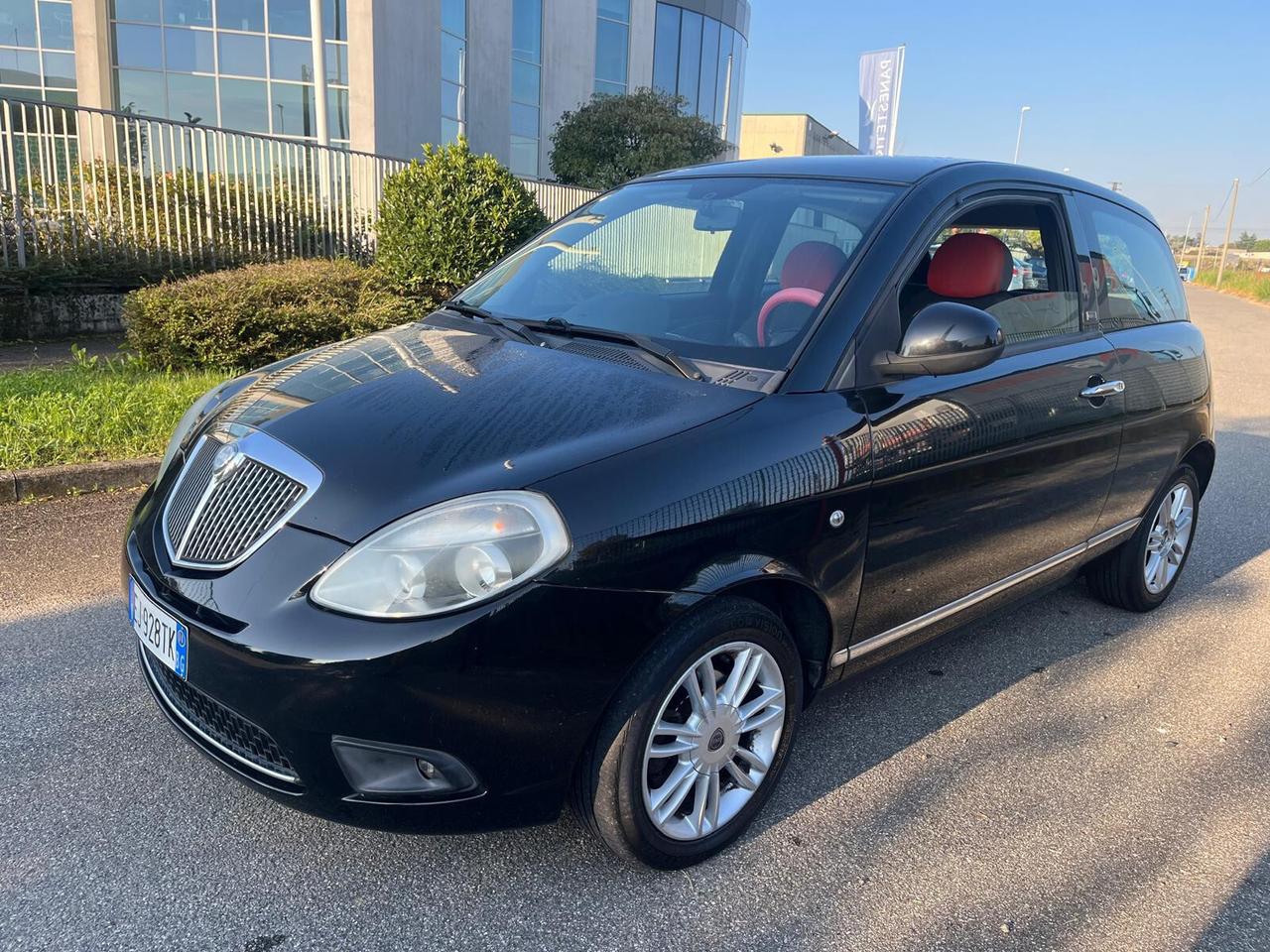 Lancia Ypsilon 1.3 MJT 75 CV Platinum