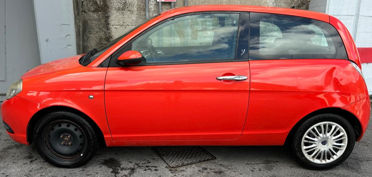 Lancia Ypsilon 1.3 MJT 75 CV Platino