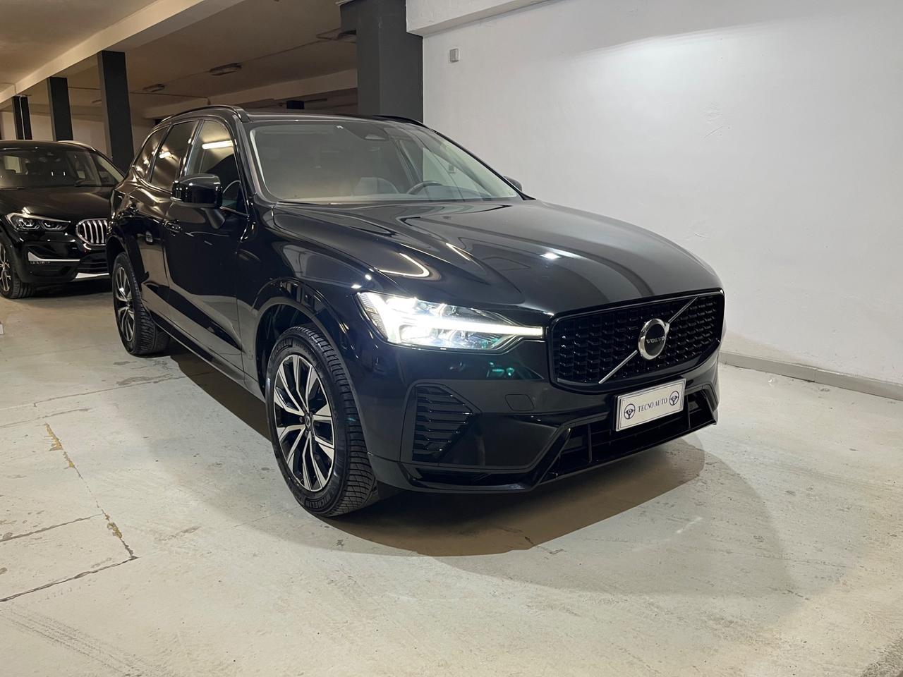 Volvo XC60 B4 (d) AWD automatico Ultimate Dark