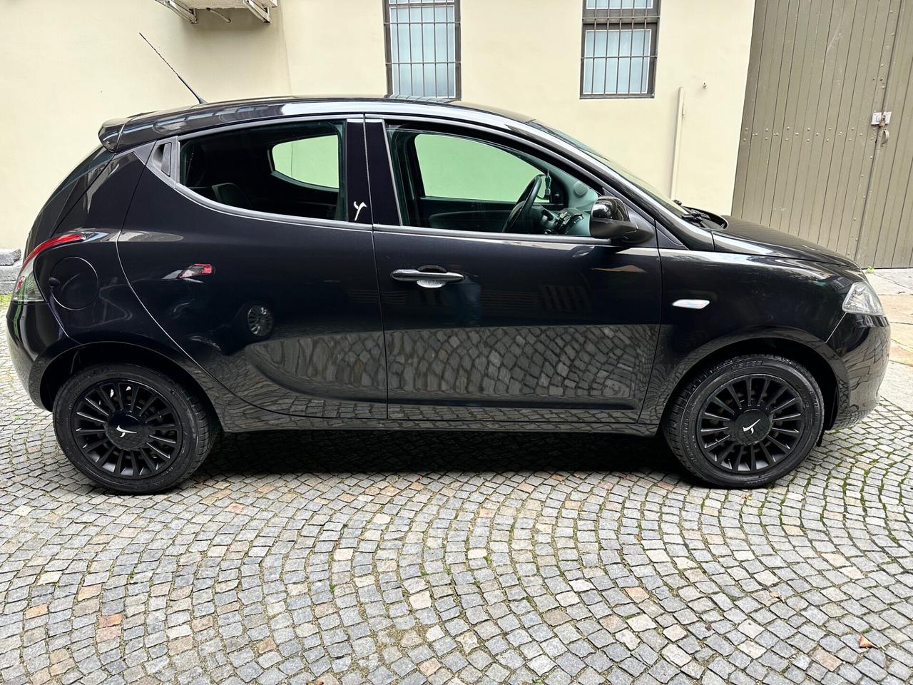 Lancia Ypsilon 1.2 * Km 40.450 - UNICOPROPRIETARIO - OK NEOPATENTATI *