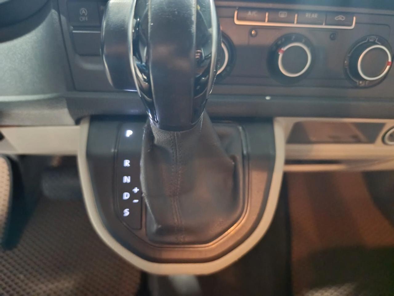 Volkswagen Caravelle DEL 2019 - DSG 4 x 4 GANCIO TRAINO