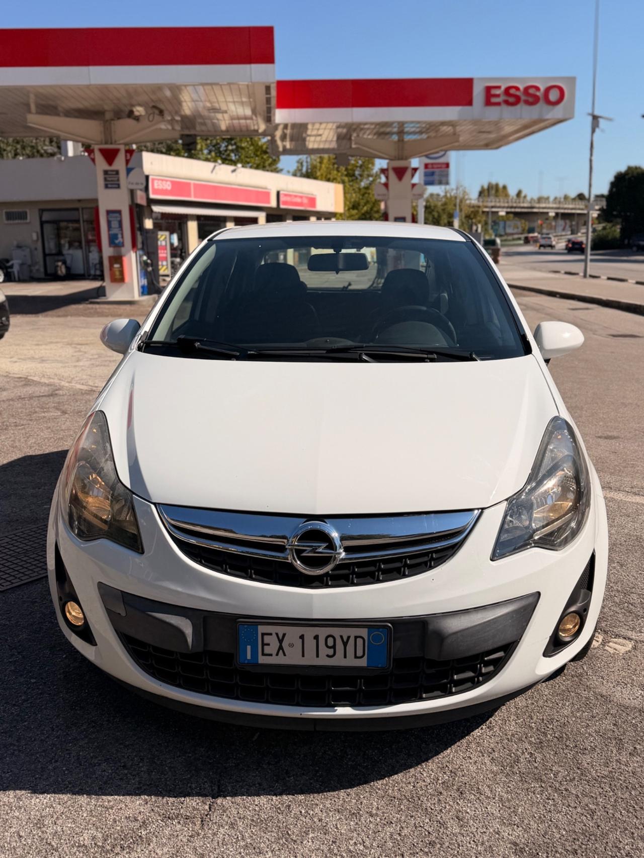 Opel Corsa 1.2 neopatentati GPL garanzia pronto uso