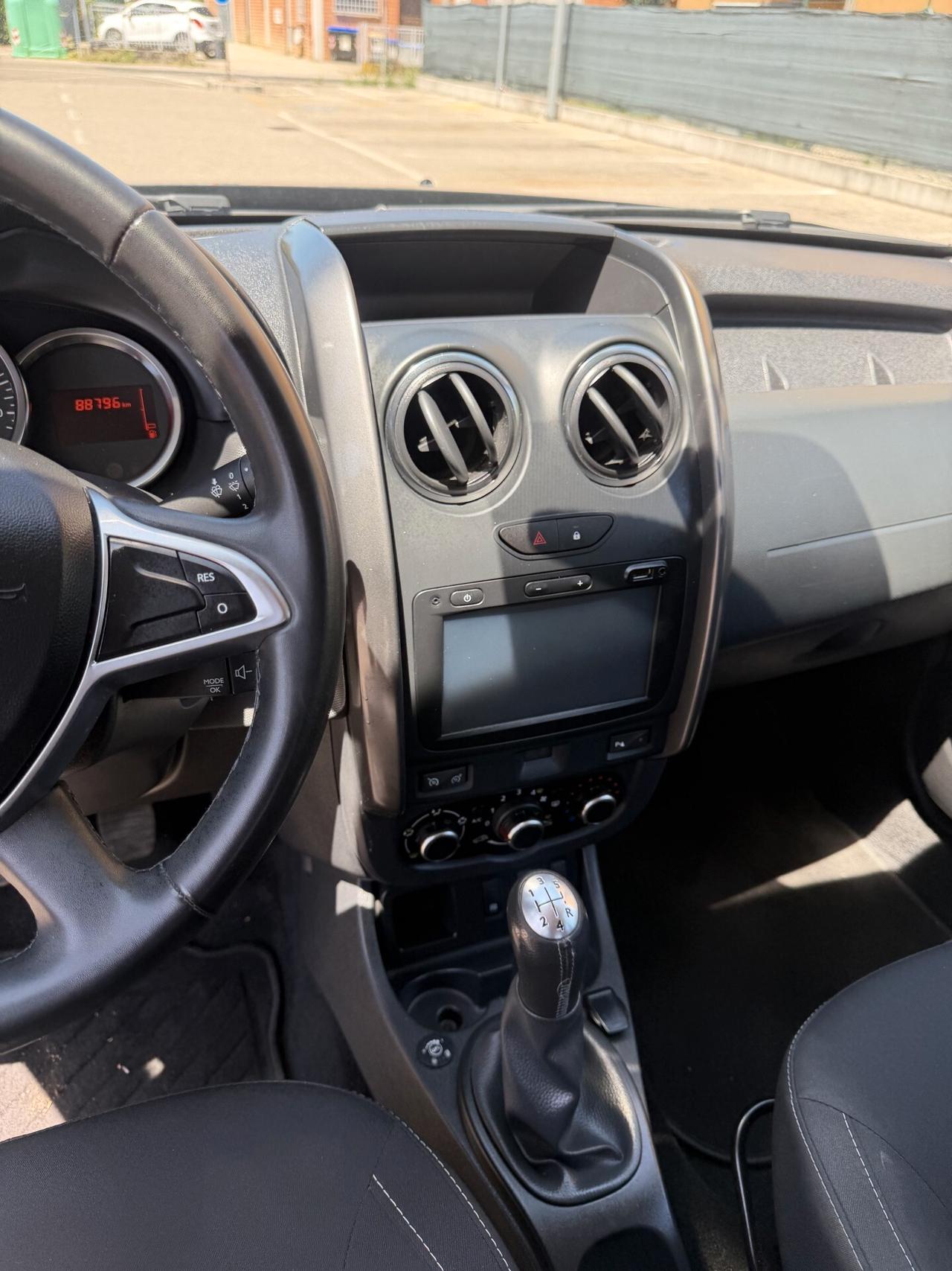 Dacia Duster 1.6 tce Gpl - NAV. - NEOP. - 12 MESI DI GARANZIA -