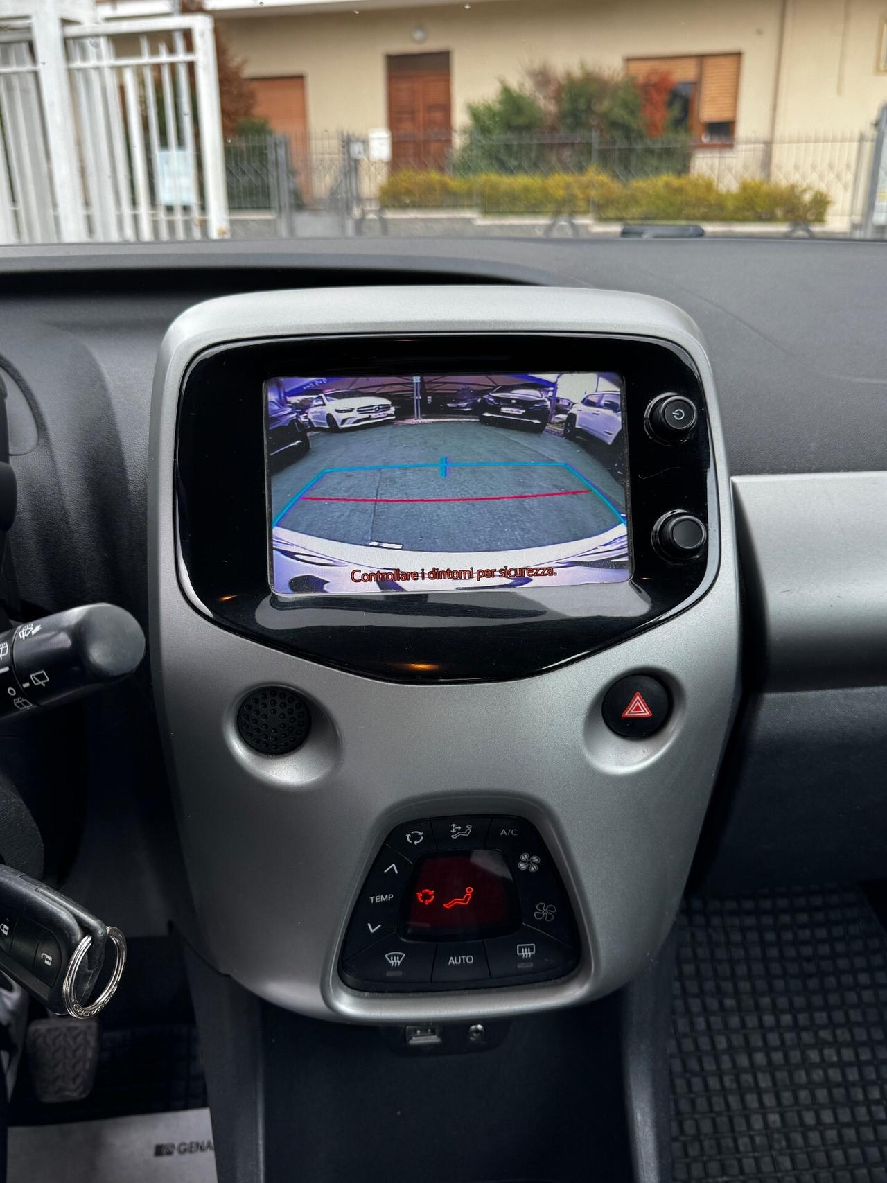 Toyota Aygo 1.0 VVT-i 69 CV 5 porte x-business