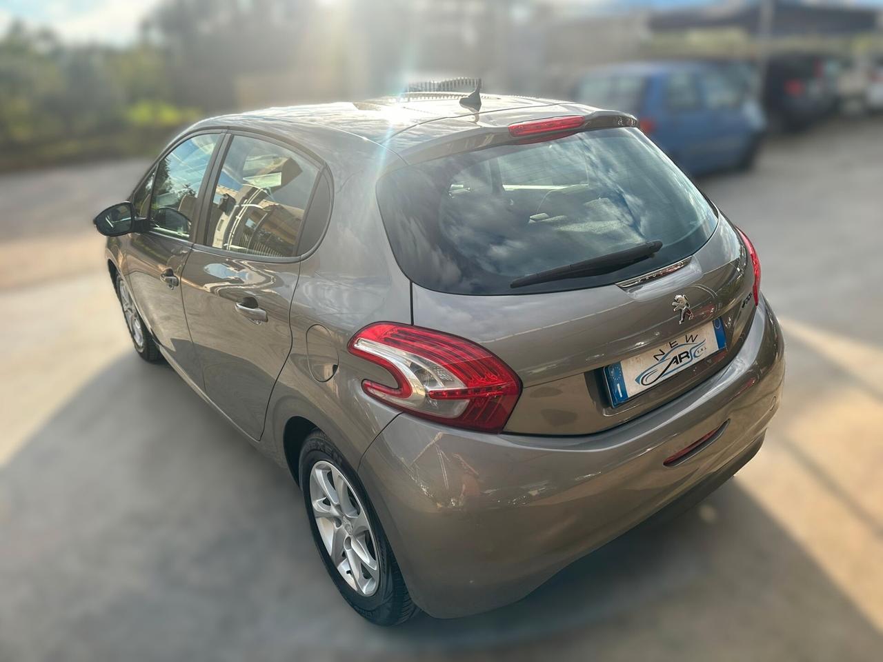 Peugeot 208 1.4 HDi 68 CV 5 porte Business