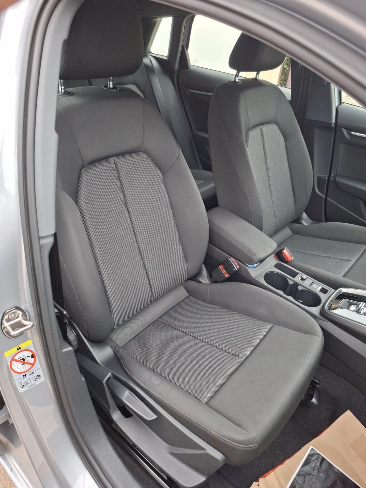 Audi A3 SPB 35 TDI S tronic line edition FULL OPTIONAL