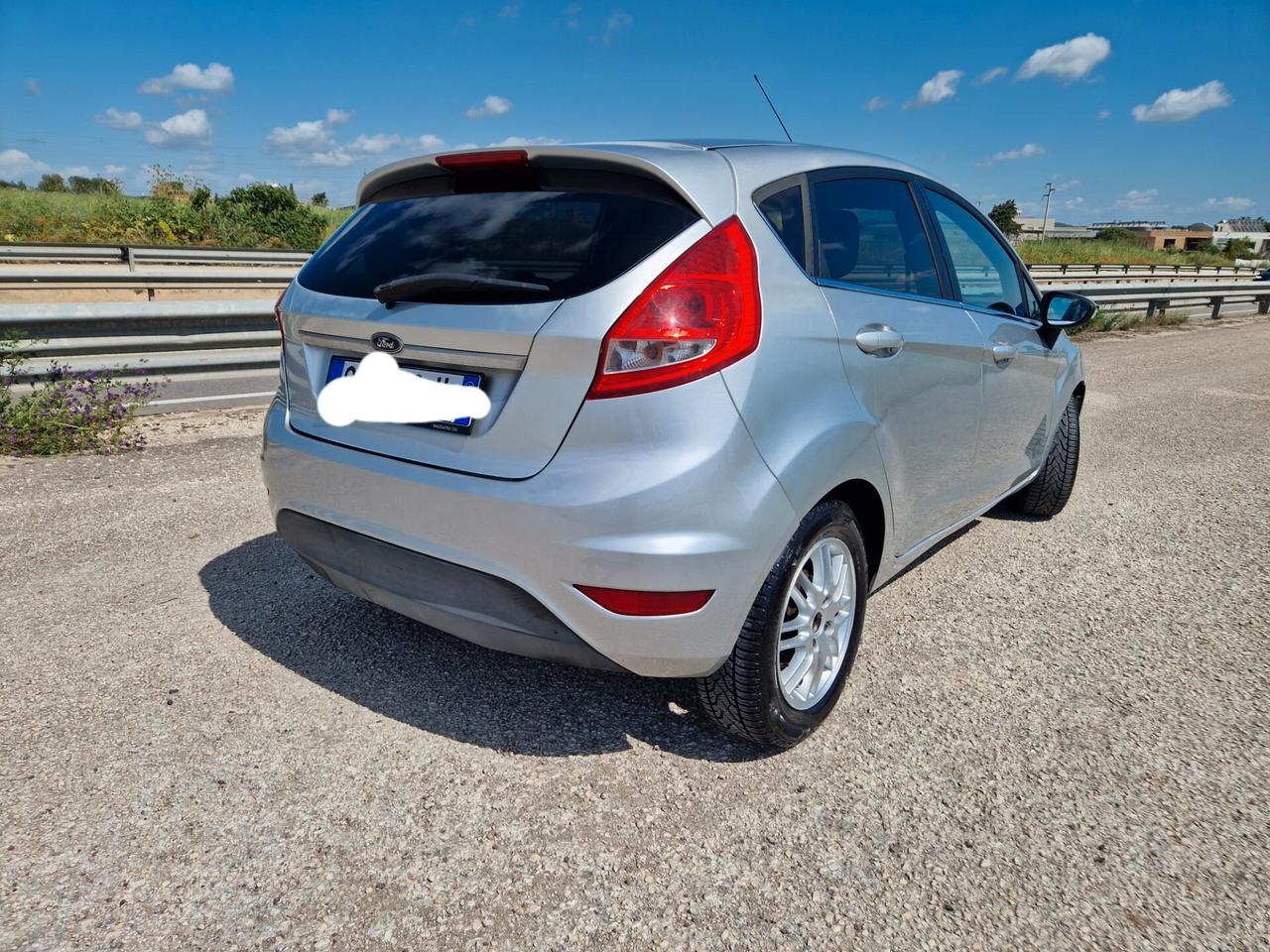 Ford Fiesta 1.6 TDCi 90CV 5 porte DPF Titanium