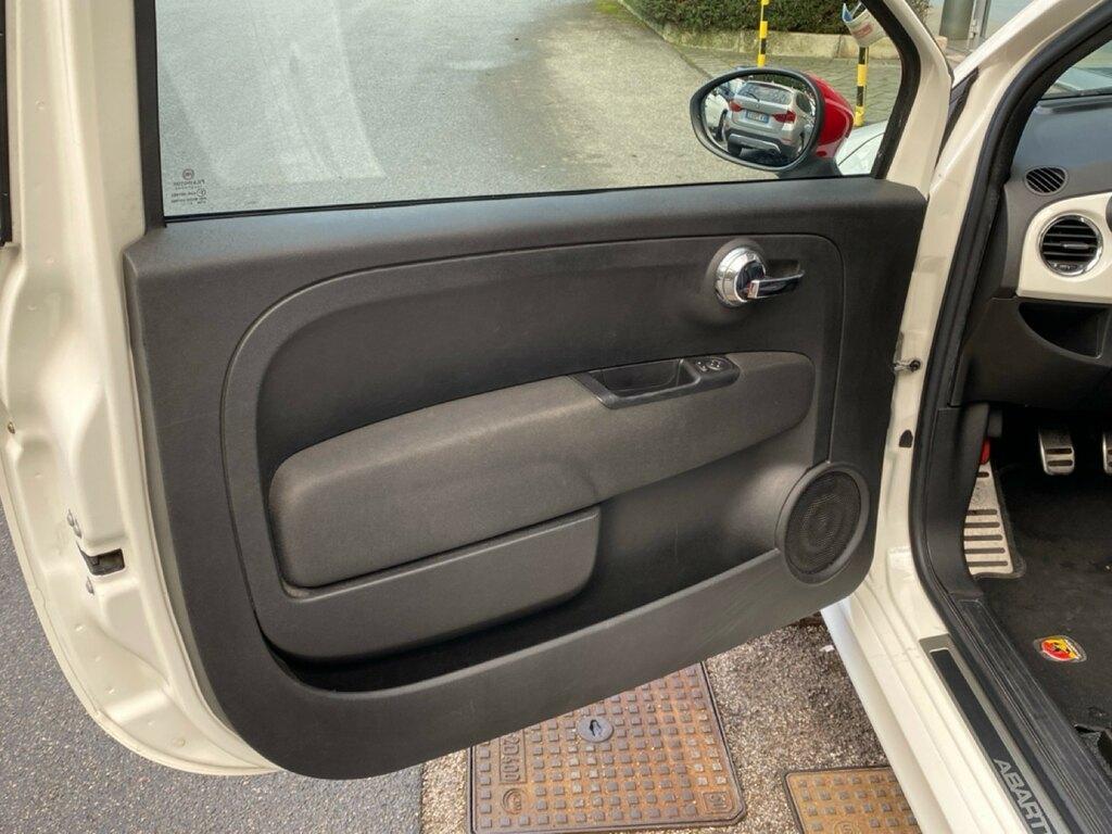 Abarth 595 1.4 Turbo T-Jet Yamaha Factory Racing