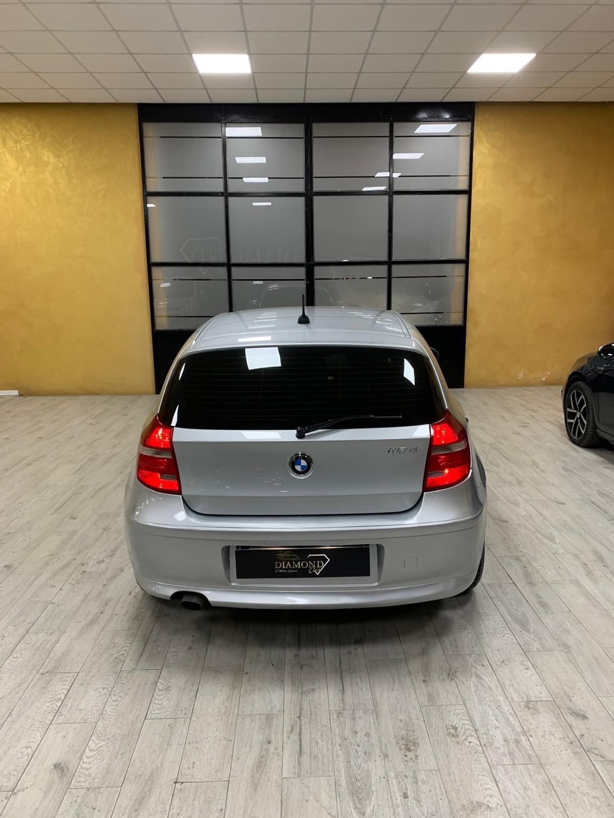 BMW 118d 143 cv “RESTYLING/LED/SENSORI PARK”-2009