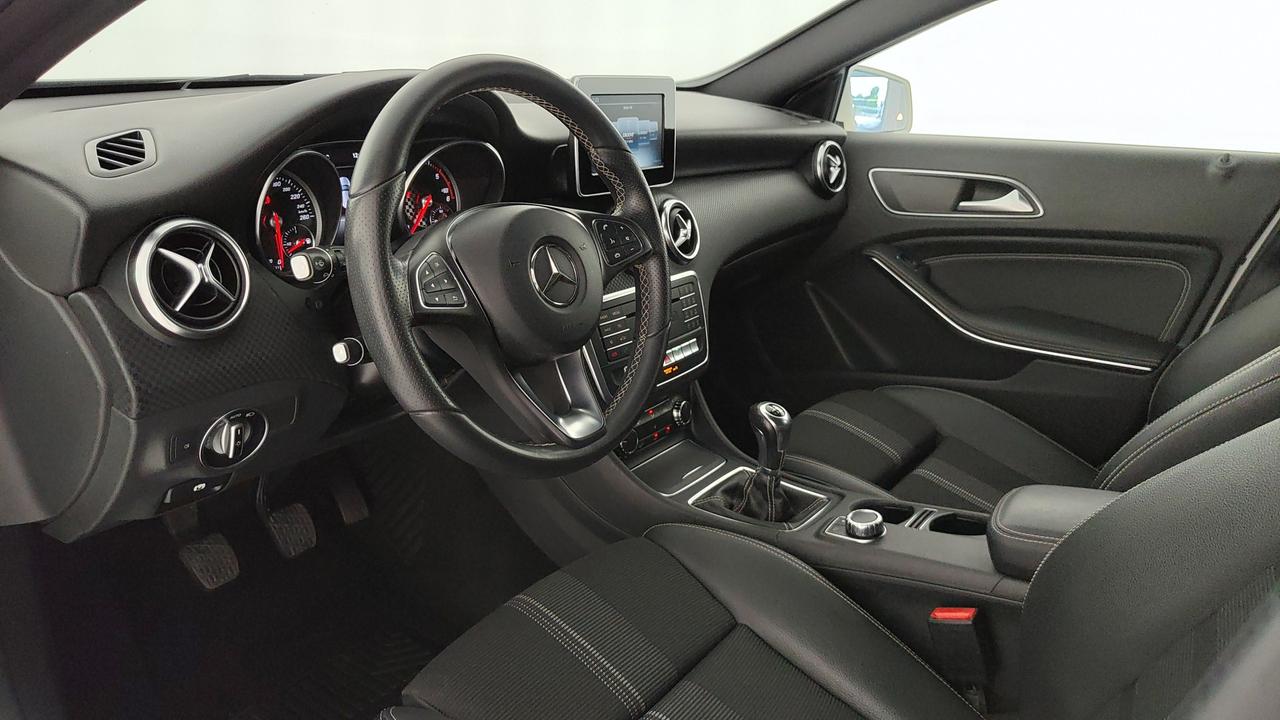 Mercedes-Benz Classe A - W176 - A 180 d Business