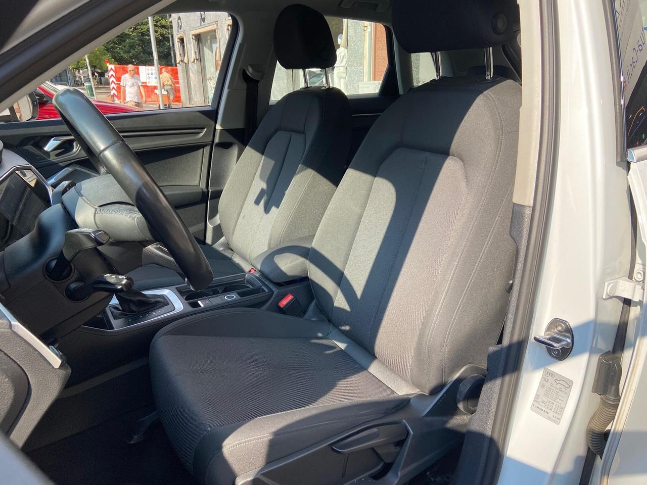 Audi Q3 Business Advanced 2.0 35 TDI #11442