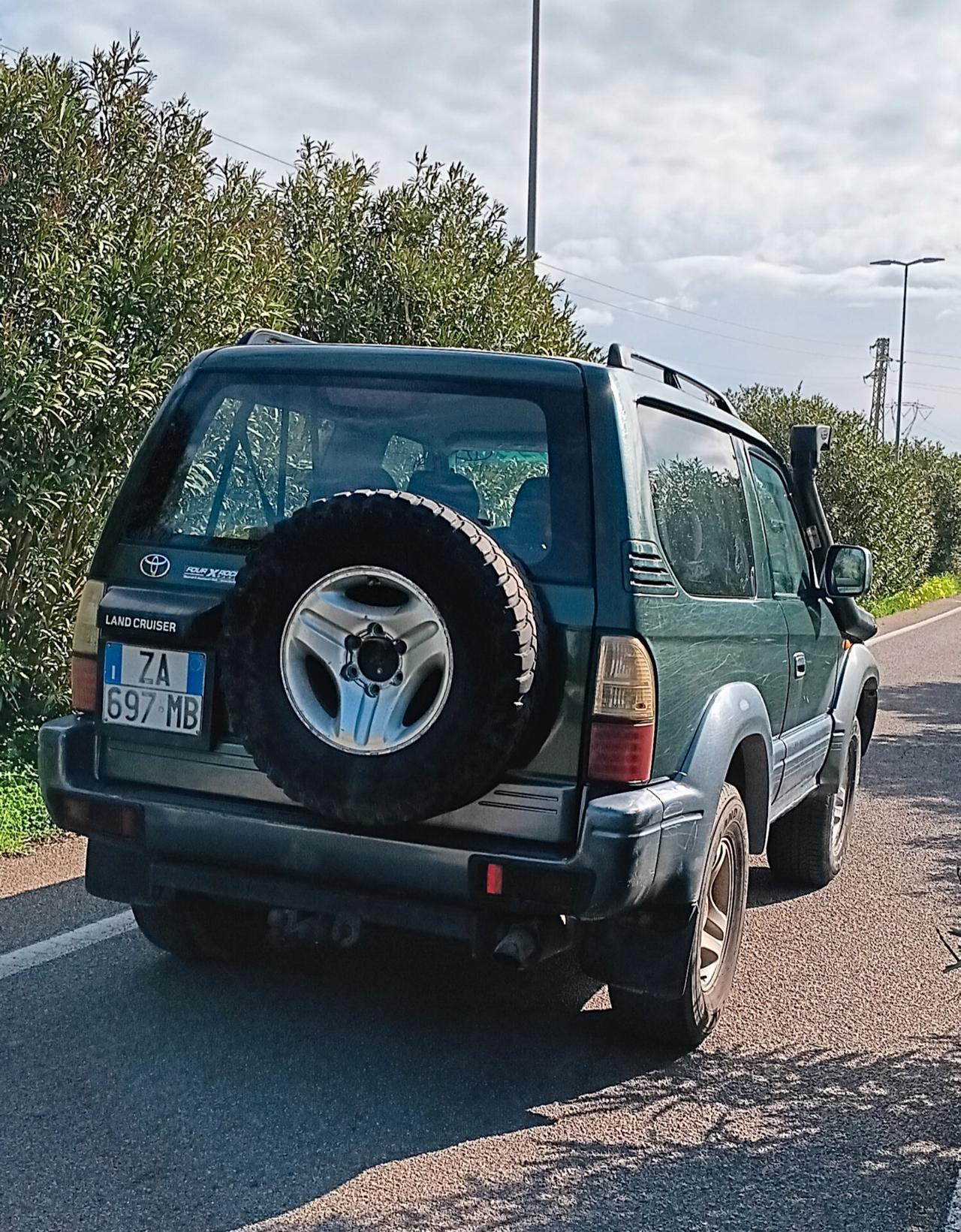 Toyota Land Cruiser 3.0 turbodiesel Wagon KZJ 70