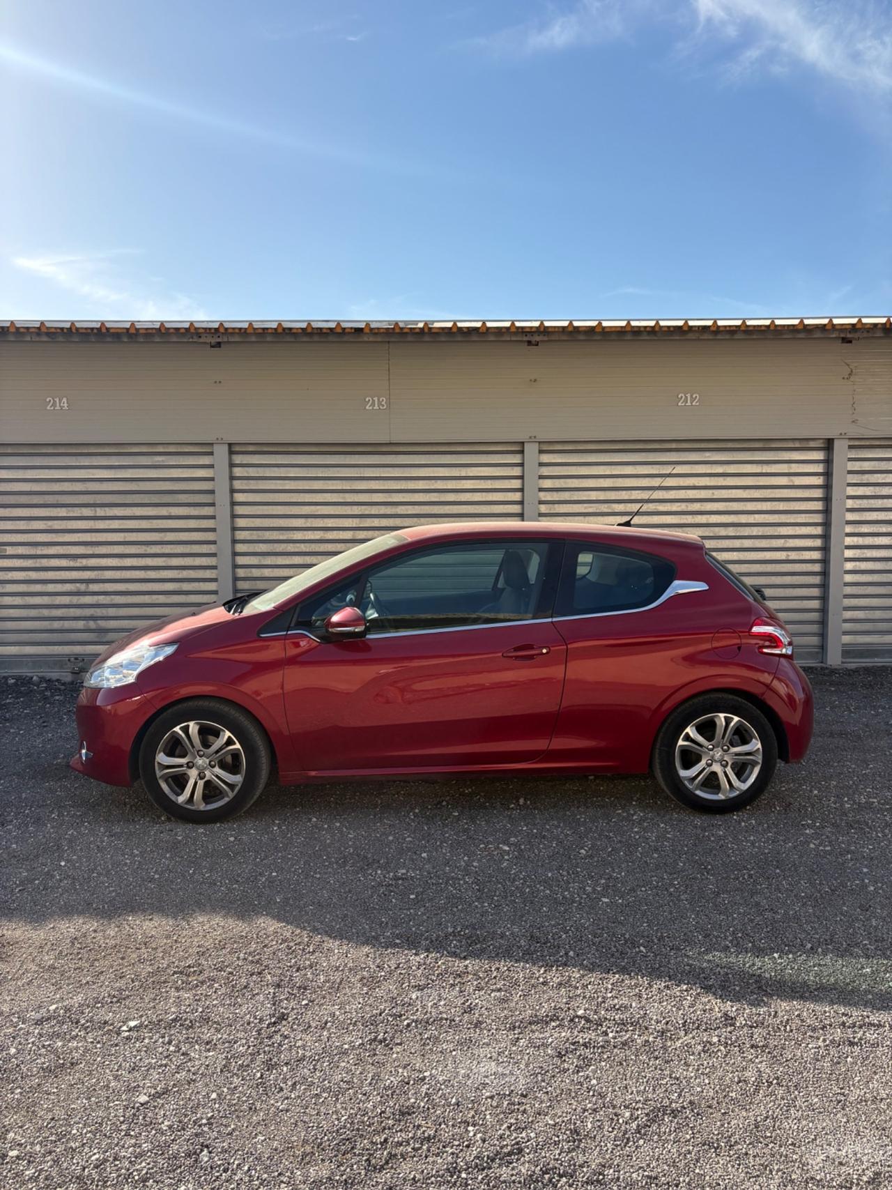Peugeot 208 1.2 VTi 82 CV 3 porte Allure