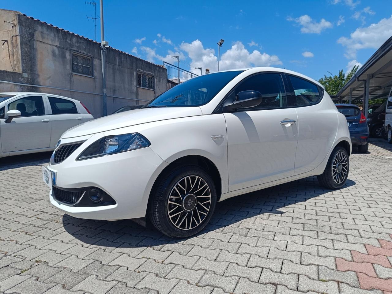 Lancia Ypsilon 1.0 FireFly 5 porte S&S Hybrid Gold