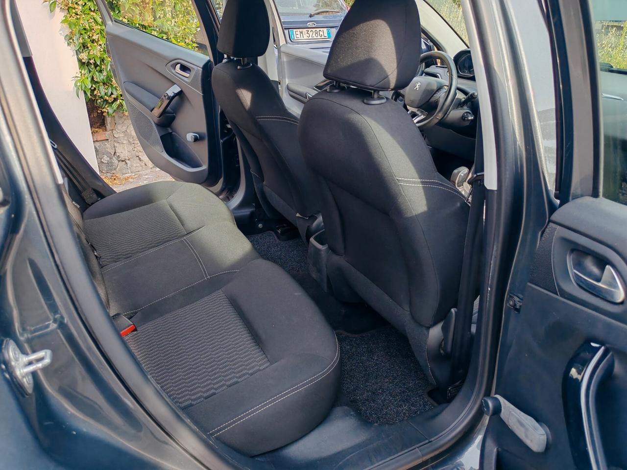 Peugeot 208 BlueHDi 75 5 porte Allure 2016