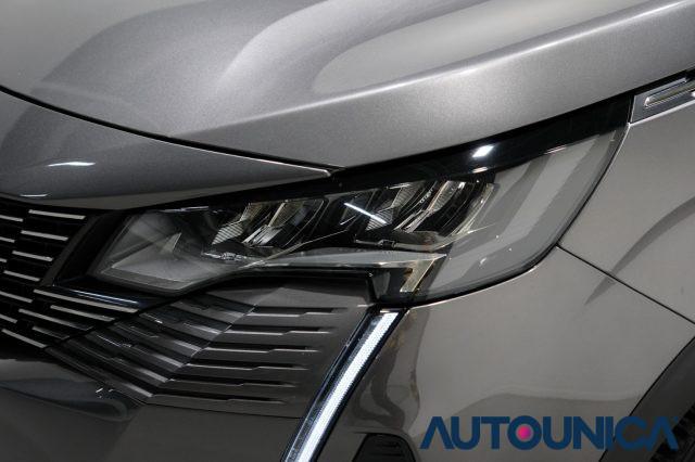 PEUGEOT 3008 HYBRID4 300 E-EAT8 ALLURE PACK