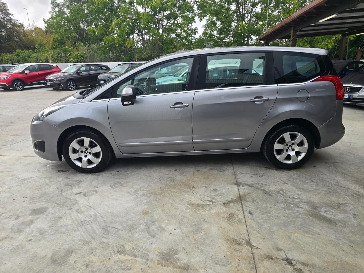 Peugeot 5008 1.6 HDi 115CV Active