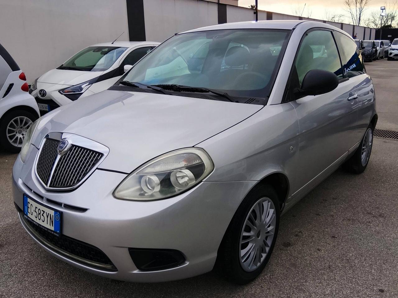 Lancia Ypsilon 1.2 Argento