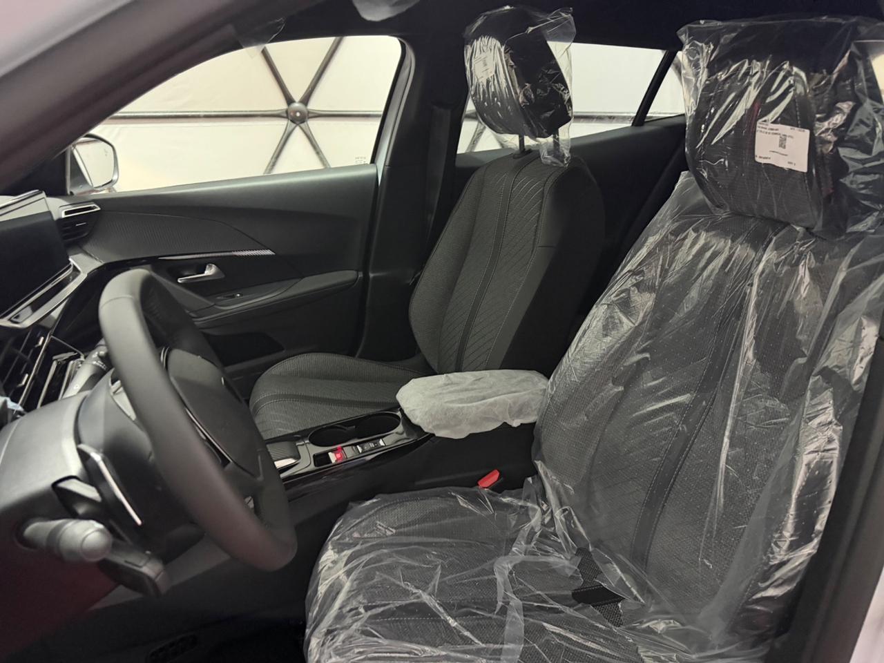 Peugeot 2008 Hybrid 110 e-DCS6 Allure