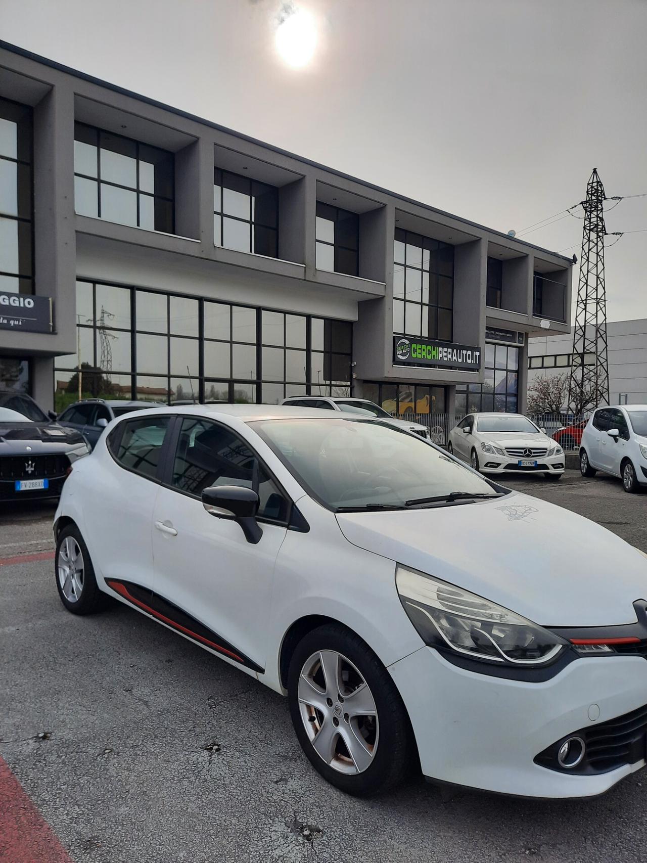 Renault Clio 1.2 75CV 5 porte Live OK NEOPATENTATI