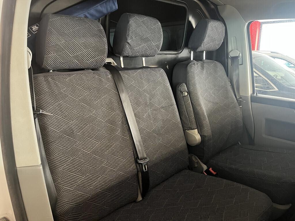 Volkswagen Transporter T5 2.0 TDI corto
