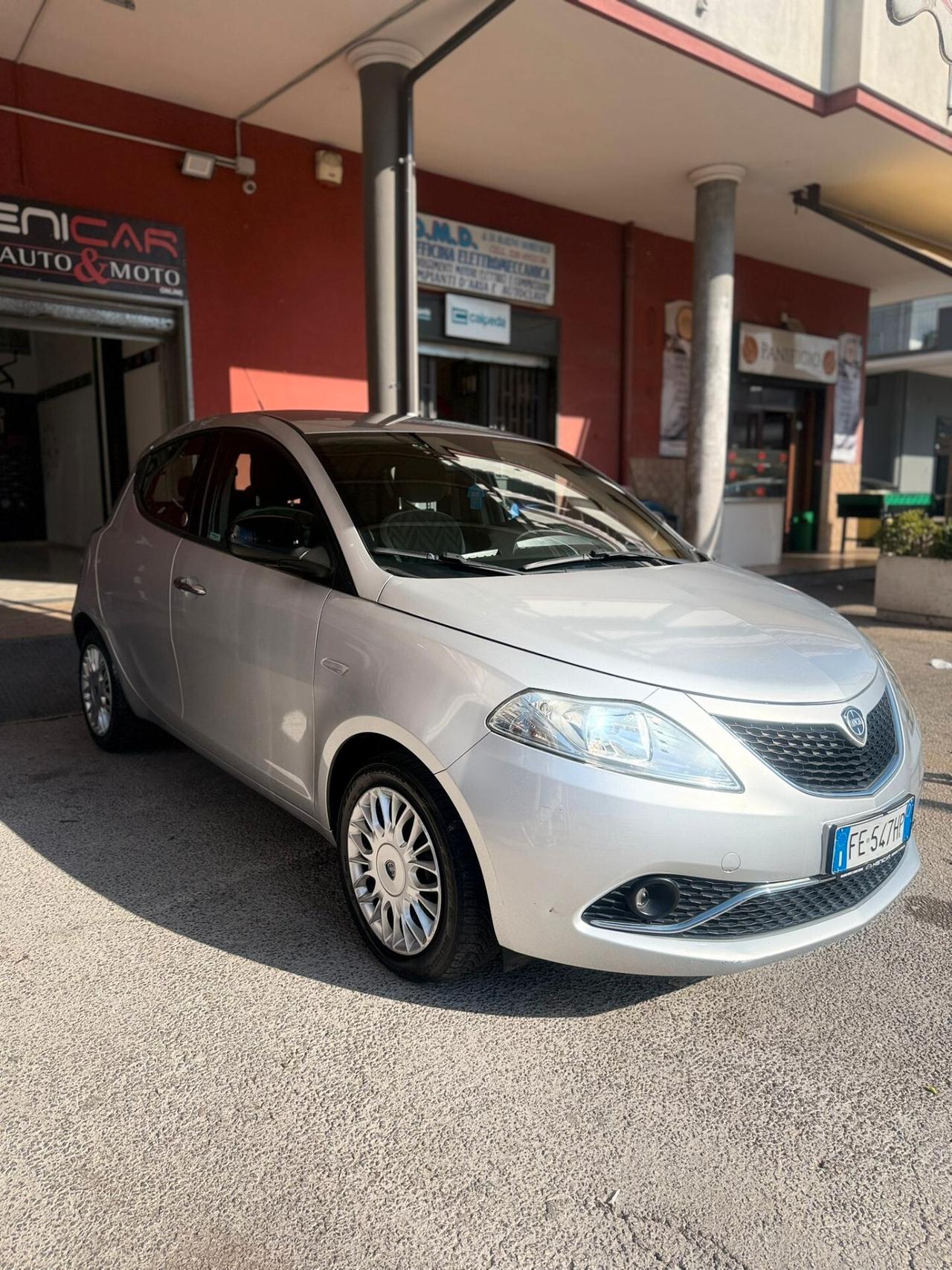 Lancia Ypsilon 1.2 69 CV 5 porte GPL Ecochic Gold