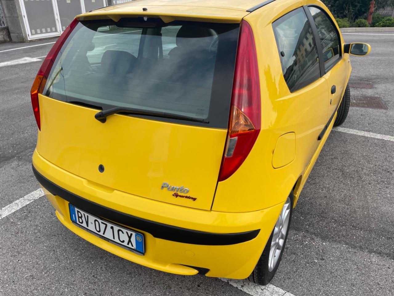 Fiat Punto 1.2i 16V cat 3 porte Sporting NEOPATENTATI