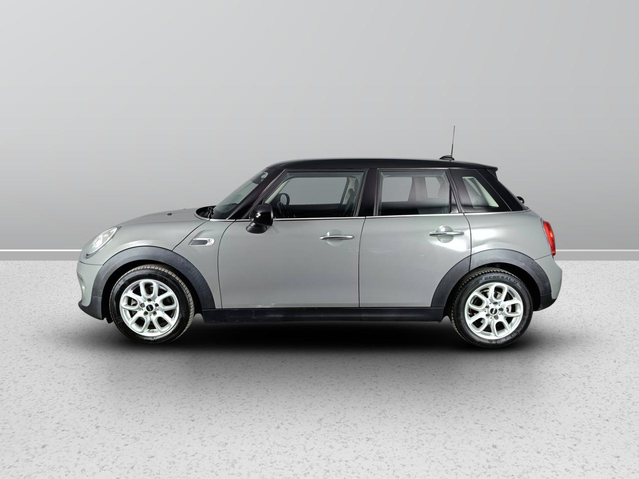 MINI Mini IV F55-F56 2014 - Mini 1.5 Cooper D Business 5p auto