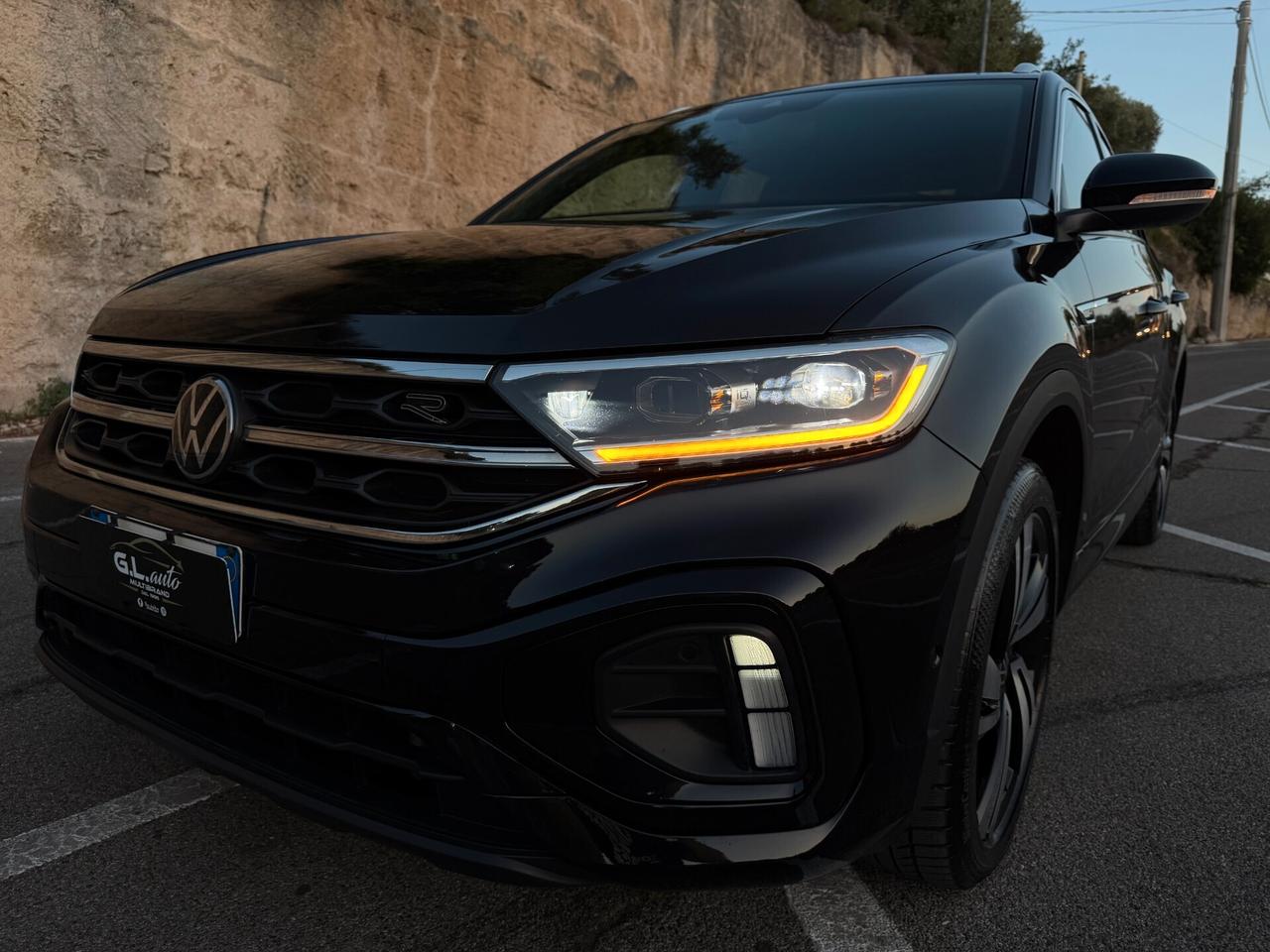 Volkswagen T-Roc R-LINE/2.0 150 CV/18"/FULL LED/CAR PLAY