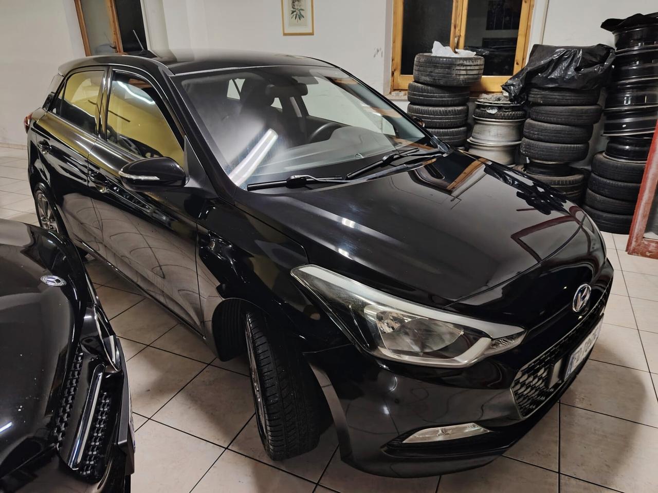 Hyundai i20 1.1 CRDi Comfort-Cerchi lega-Led-Pdc-