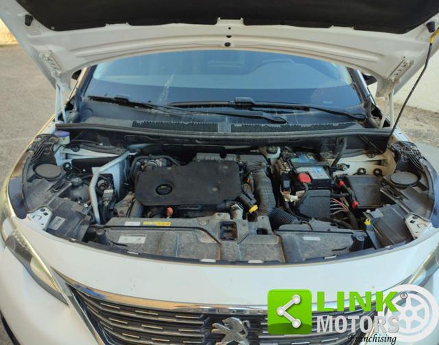 PEUGEOT 5008 BlueHDi 130 S&S Business