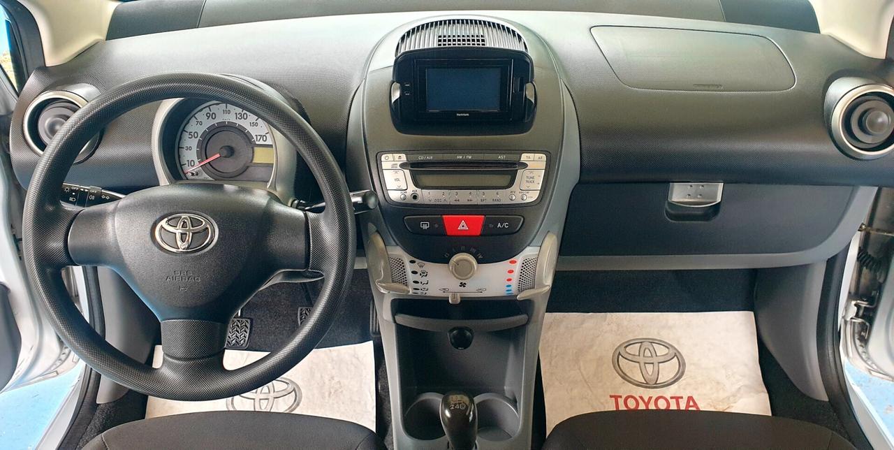 TOYOTA AYGO 1.0 BENZINA 4.450 CON VOLTURA E/5