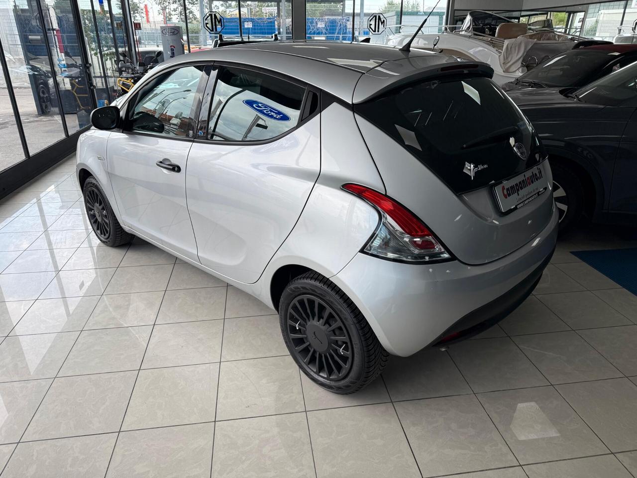 Lancia Ypsilon 1.2 69 CV GPL Ecochic Elefantino Blu