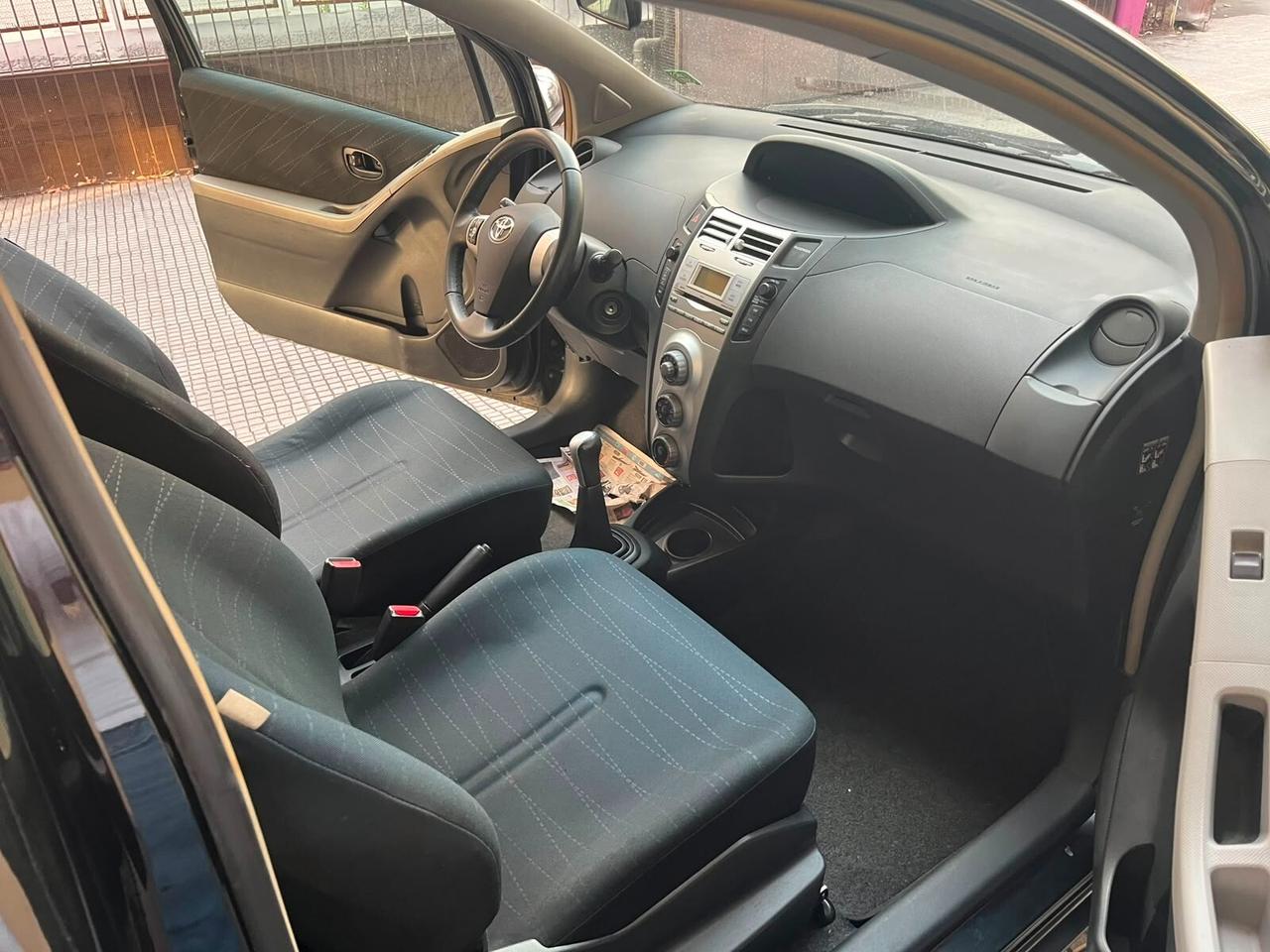 Toyota Yaris 1.0 3 porte Sol