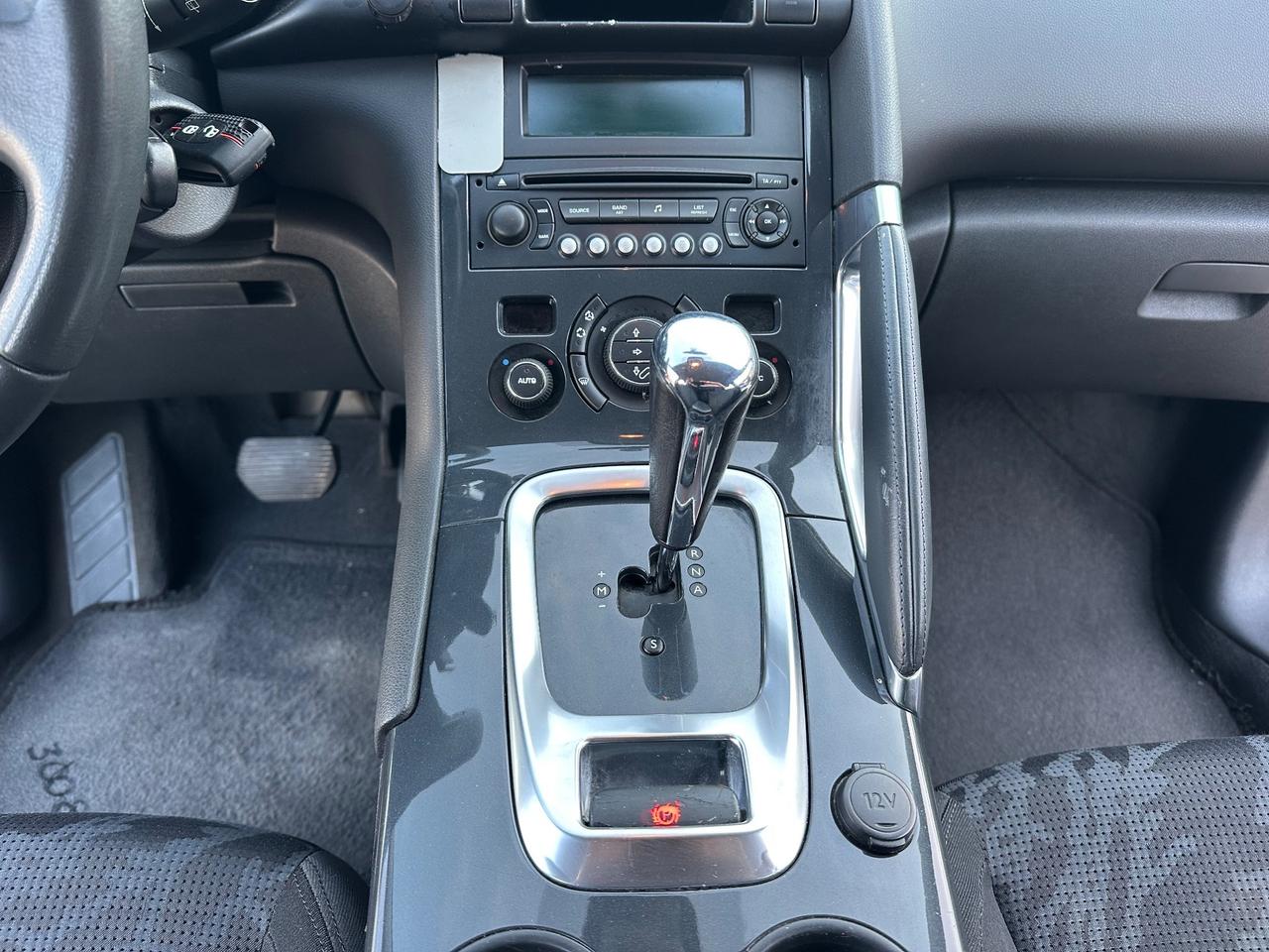 Peugeot 3008 1.6 HDi 110CV cambio robotizzato