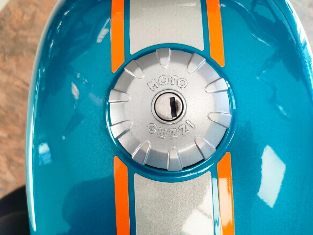 Moto Guzzi V7 III Custom: Eleganza e Performnce