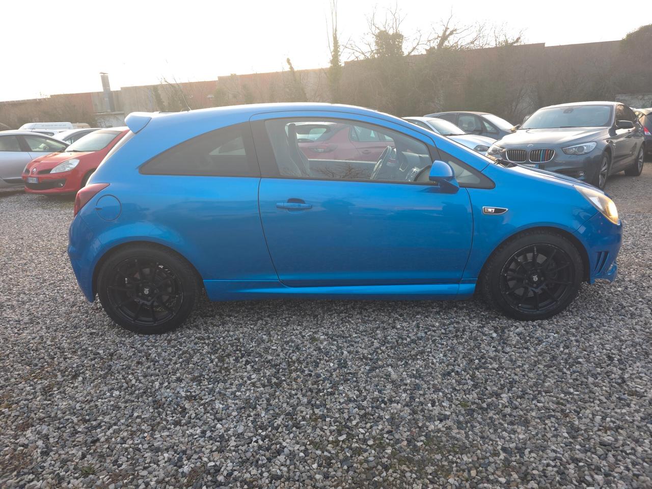 Opel Corsa 1.6 T 192CV 3 porte OPC