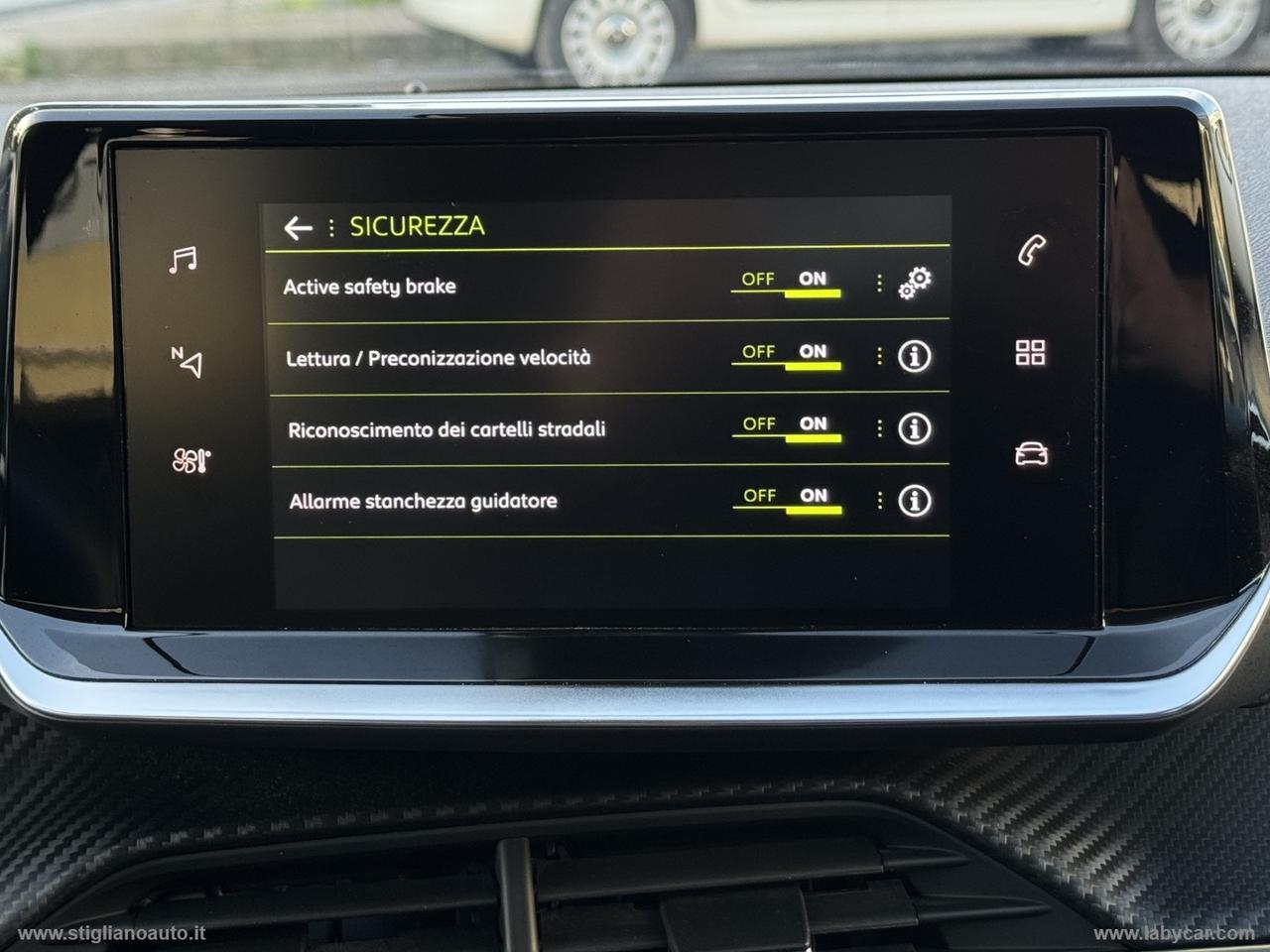 PEUGEOT 2008 BlueHDi 110 S&S Allure