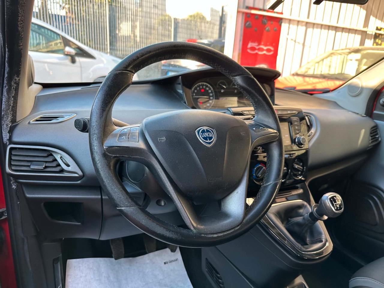 Lancia Ypsilon 1.2 69 CV 5 porte Gold