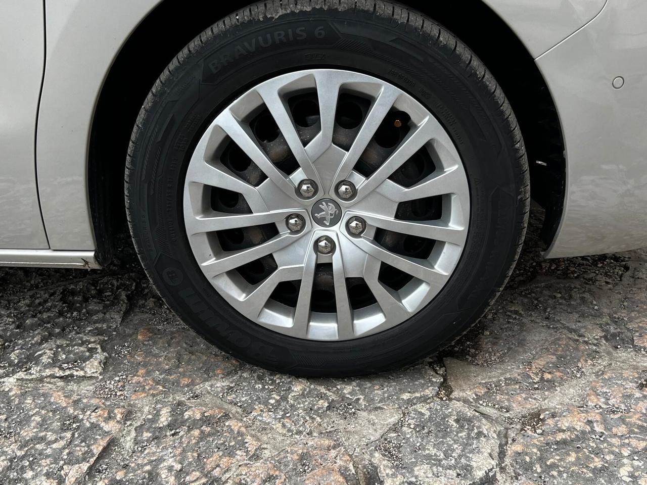 Peugeot Traveller BlueHDi 120 S&S Long Business