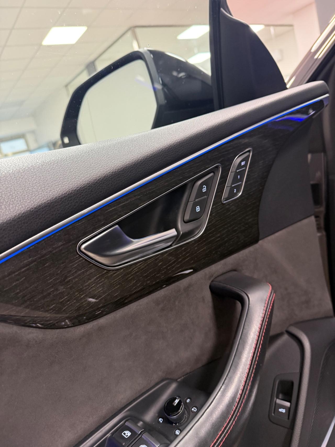 Audi Q8 RS TFSI V8 quattro tiptronic