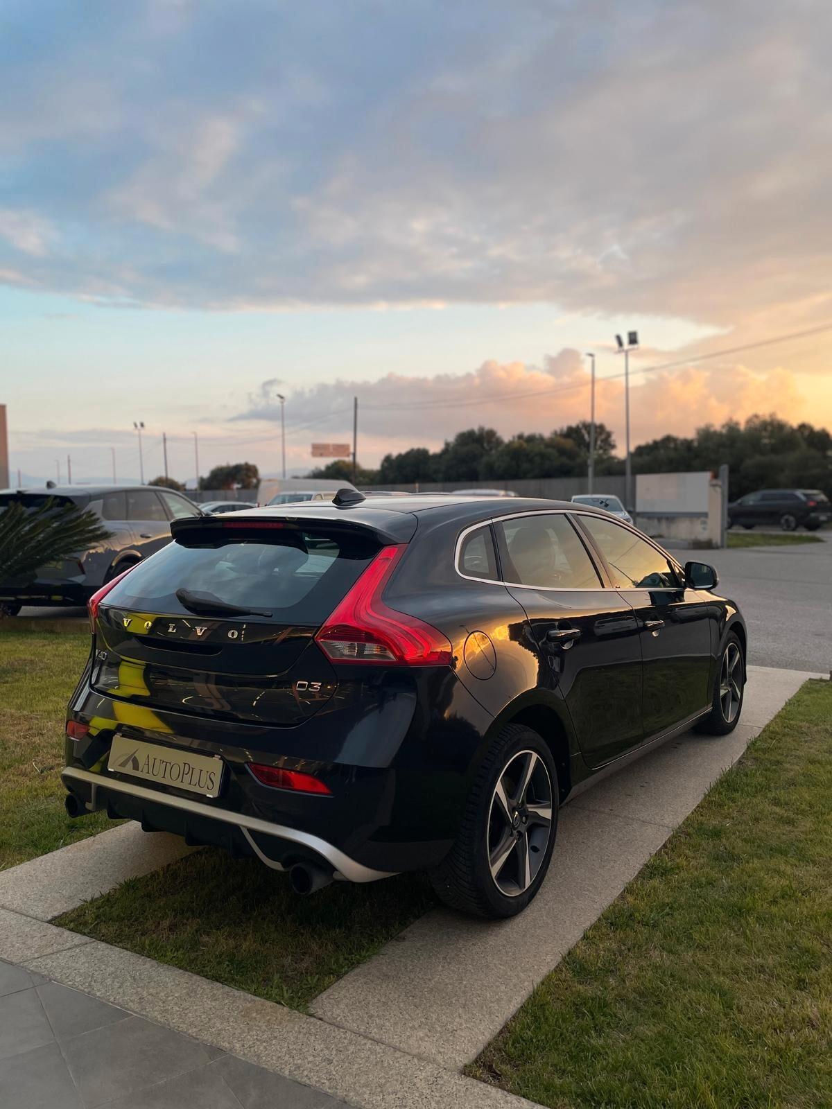 Volvo V40 D3 Geartronic R-design Momentum