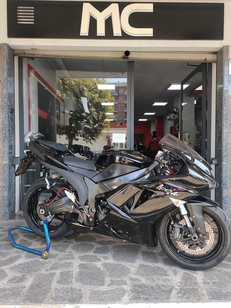 Kawasaki ninja 600 +0maggi0 casco+ rate +permute