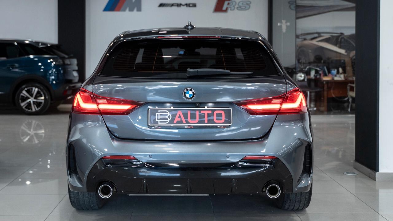 Bmw 118 118d 5p. Msport