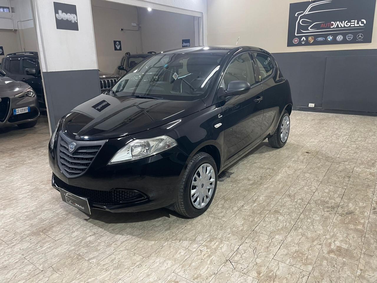 Lancia Ypsilon 0.9 TwinAir 85 CV 5 porte Metano Ecochic Gold