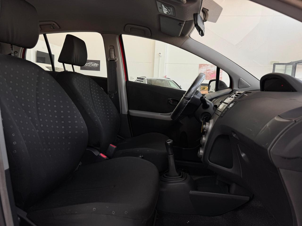 Toyota Yaris 1.0 5 porte
