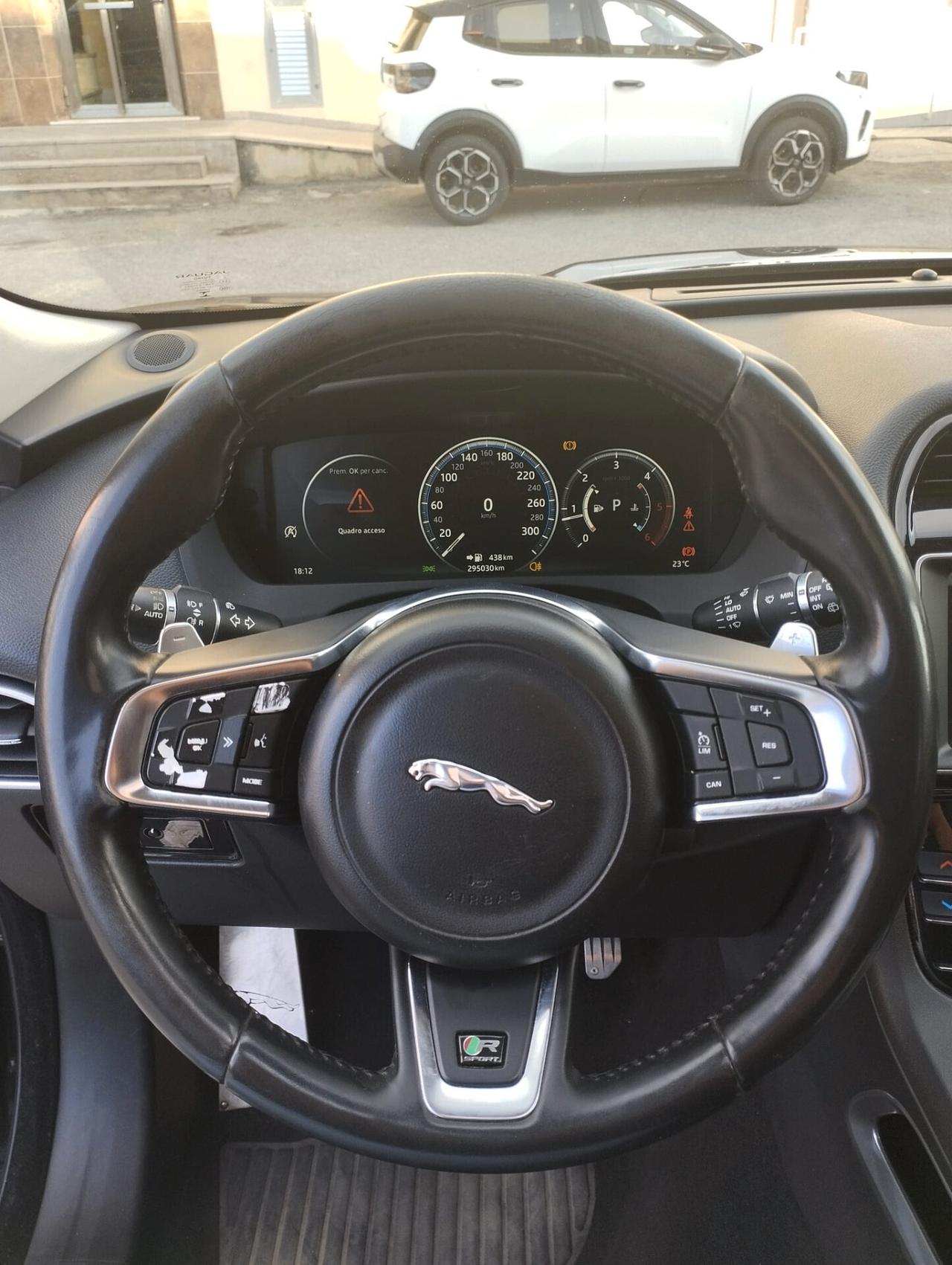 Jaguar F-Pace 2.0 D 180 CV AWD aut. R-Sport